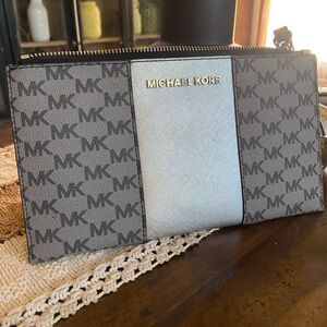 Michael Kors Men's Black and Silver Logo Pouch